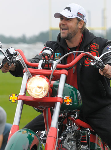 Russell Crowe rode to the rescue in 2006. Photo: Getty