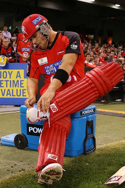 Aaron Finch suits up. Photo: Getty