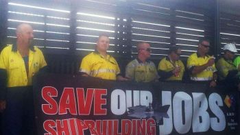 Workers rally to have submarines built in Adelaide to save their jobs.