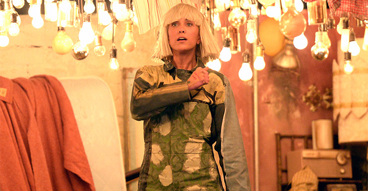 Kirsten Wiig performing 'Chandelier' with Sia Furler at the Grammys. Photo: Getty