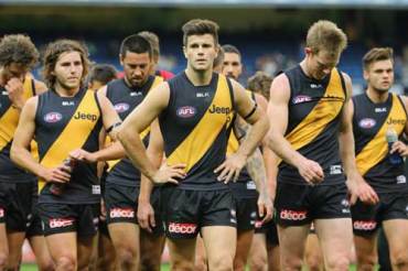 Déjà vu: Richmond after their loss to Melbourne in May last year. Photo: Getty
