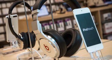 Apple Music beats headphones