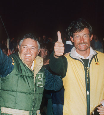 Mr Bond (l) and John Bertrand (r) celebrate their America's Cup victory in 1983.