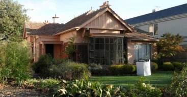 This house was partially demolished by the time the former prime minister Gough Whitlam died. 