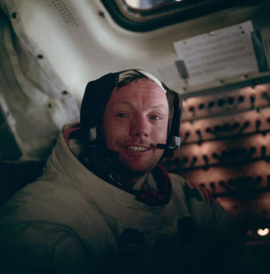 neil armstrong apollo 11
