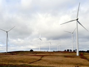 Major parties continue to clash over whether renewable energy is affordable.