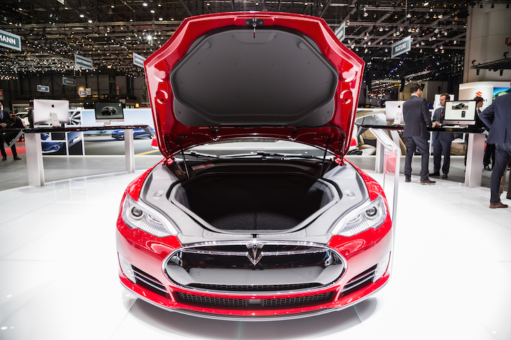 Bizarrely, the car has nothing under the front trunk.