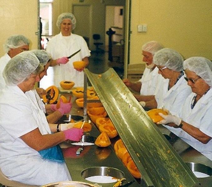 The ointment comes in tubes and tubs.
