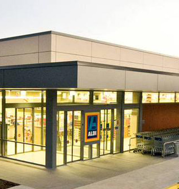 Aldi plans to spend more than $700 million to turn customers away from already established players in WA and SA.