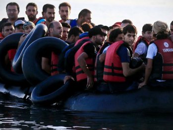Asylum seekers arrive at Kos
