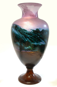 The vase sold at auction for almost £48,000. Photo: Twitter