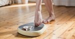 scale weigh woman