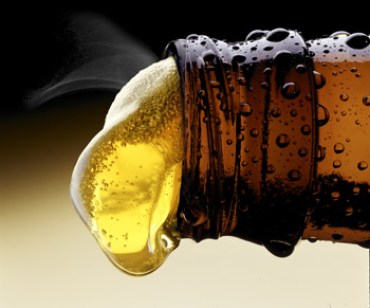 Alcohol has 29 kilojoules per gram, while carbs have 17. Photo: Getty