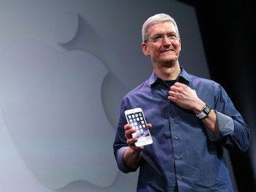 Tim Cook, Apple, iPhone