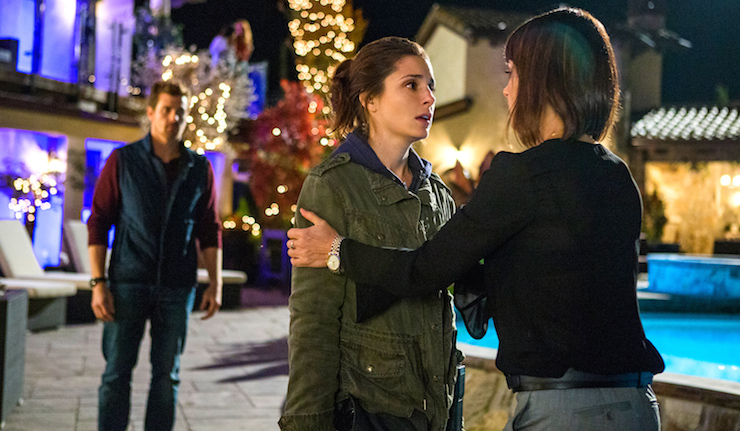 Shiri Appleby as Rachel (left) and Constance Zimmer as Quinn.