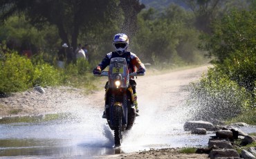 Price won the event by 40 minutes. Photo: EPA