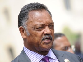Jesse Jackson supports tim cook apple
