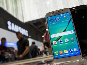 A Samsung Galaxy S6 edge smartphone is on display at the booth of South Korean electronics giant Samsung ahead of the opening of the 55th IFA (Internationale Funkausstellung) electronics trade fair in Berlin on September 3, 2015. IFA, Europe's largest consumer electronics and home appliances fair opens from September 4 to September 9, 2015. AFP PHOTO / JOHN MACDOUGALL (Photo credit should read JOHN MACDOUGALL/AFP/Getty Images)