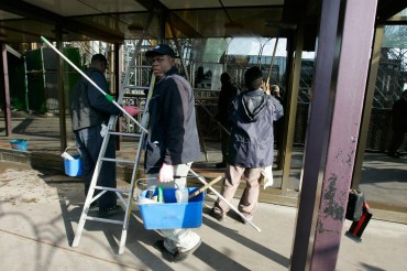 Everseas tradesmen have flocked to the UK. Photo: AAP