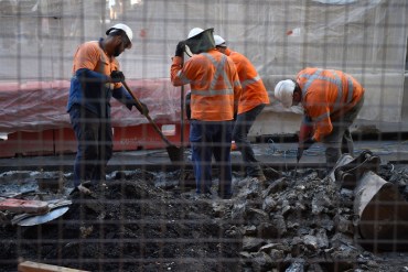 Building workers are more productive. Photo:AAP