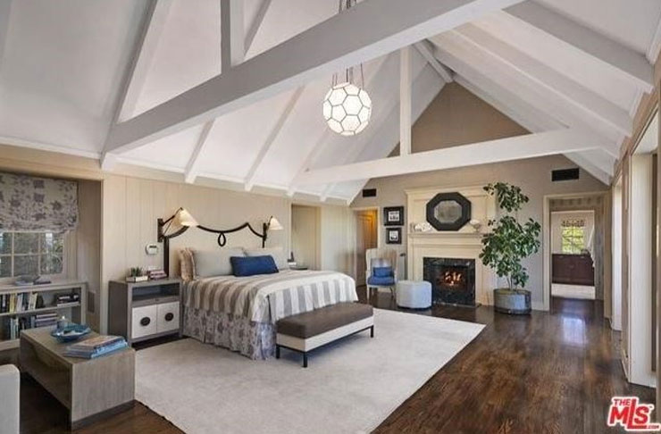 where does miranda kerr live