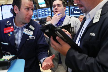 Traders on the floor of the New York Stock Exchange (NYSE). Photo: Getty.