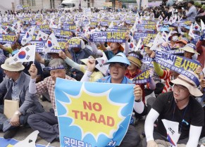 South Korean protest against the decision to deploy THAAD. Photo: AAP