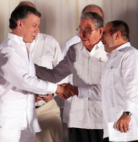 President Santos and Commander Londono. Photo: AAP