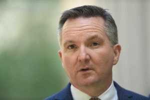 Shadow treasurer Chris Bowen: focused on the loss of 90,000 full-time jobs.