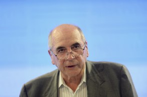 Bernie Fraser says the case for board change has not been made adequately. Photo: AAP