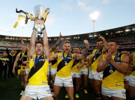 richmond-topless-nude-medal