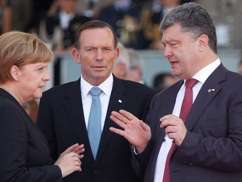 Tony Abbott and Petro Poroshenko