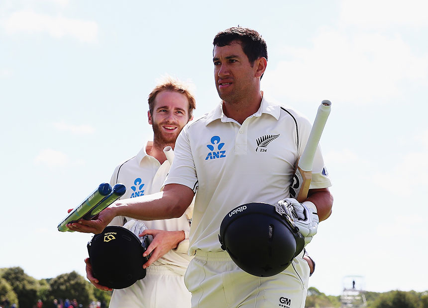 Ross Taylor (R) and Kane Williamson walk off after New Zealand's win.
