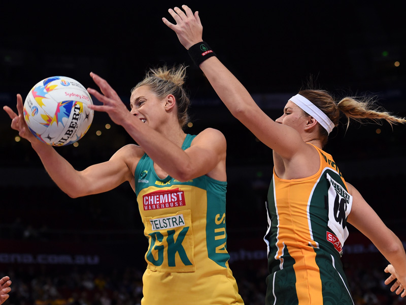 Aussie Laura Geitz competes for the ball with Lenize Potgieter.