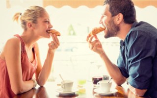 couple eating
