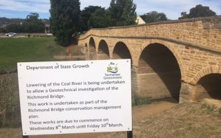 Sign notifying conservation works at Richmond Bridge