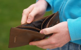 wallet no money cashless poor broke