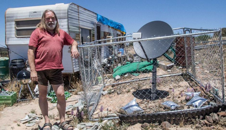 Menzies caravan fronter