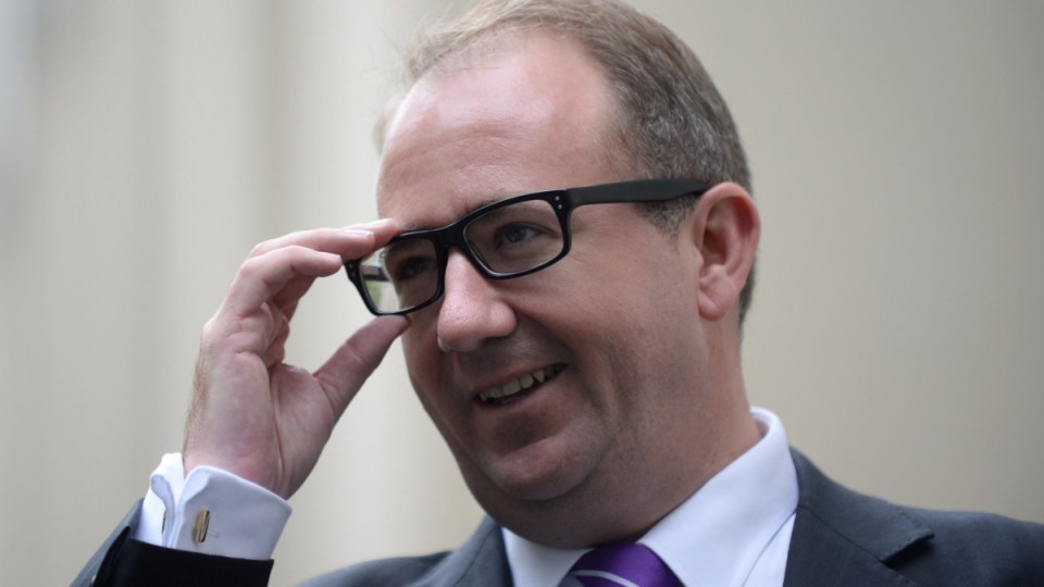 dAvid Feeney to resign over dual citizenship