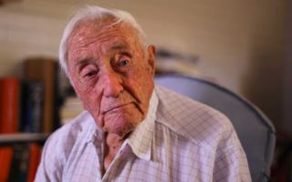 104yo David Goodall at home