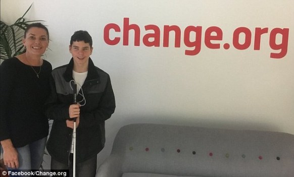 teen wins battle to have tactile bank notes