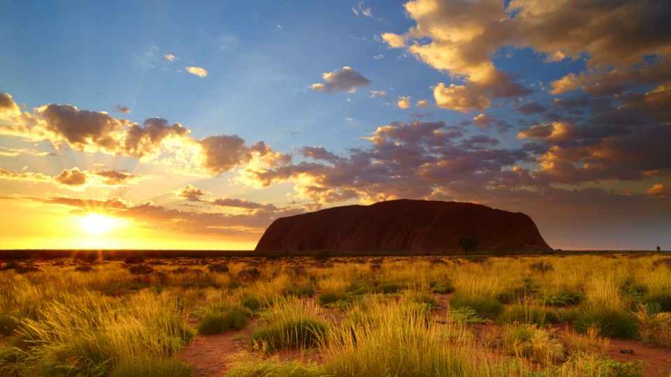 uluru visitor numbers closure