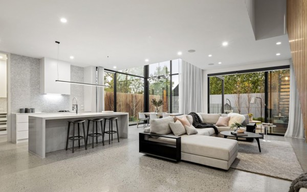 weekend auction wrap Aug 3