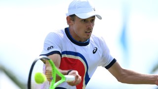 alex de minaur covid vaccine