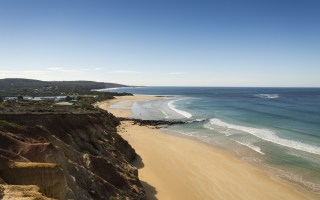 three hours melbourne