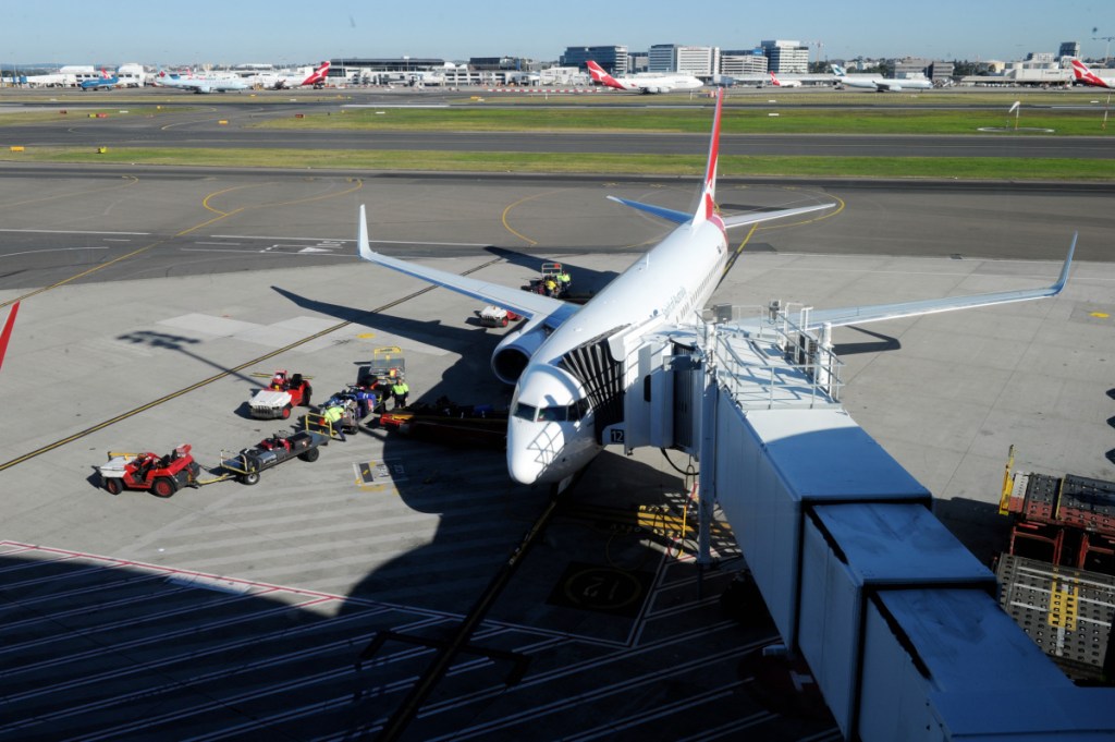 qantas baggage coronavirus