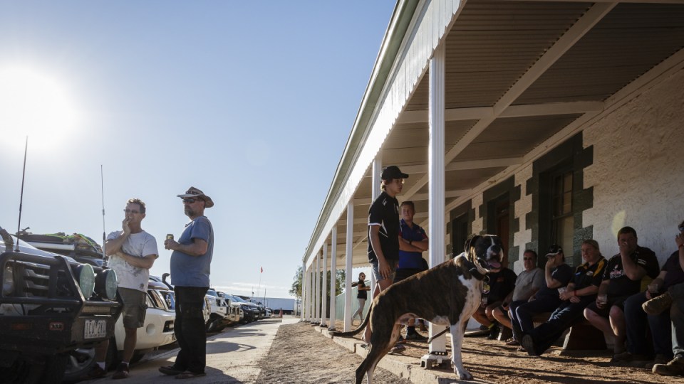 queensland pubs beer coronavirus