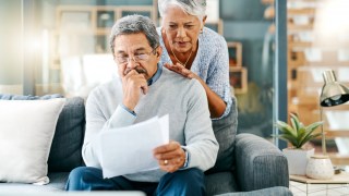 bad financial advice unhappy couple