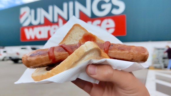 bunnings sausage sizzle.